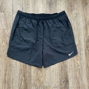 Nike Mens Stride Unlined 7” Running Shorts Black Sz Small DM4741-010